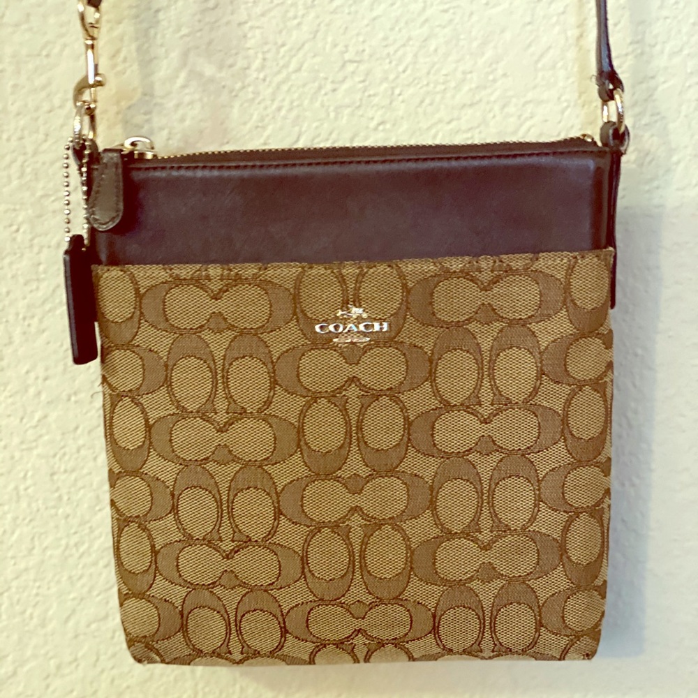 💎💎🤎COACH SIGNATURE LEATHER PURSE!! 🤎🤎💎💎